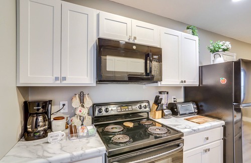 New Haven  Huron County House | Serene Shiloh Home with Deck & Access to Fishing Pond