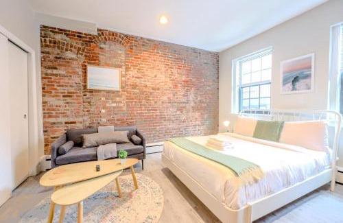 Prudential - St. Botolph Apartment | Peaceful South End Studio