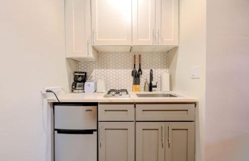 Prudential - St. Botolph Apartment | Peaceful South End Studio
