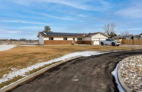 Mountain Home House | Peaceful, Spacious home with mountain view.