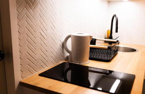 Shailer Park Apartment | Discover Alina's Peaceful Studio: Pet-Friendly Retreat