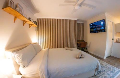 Shailer Park Apartment | Discover Alina's Peaceful Studio: Pet-Friendly Retreat