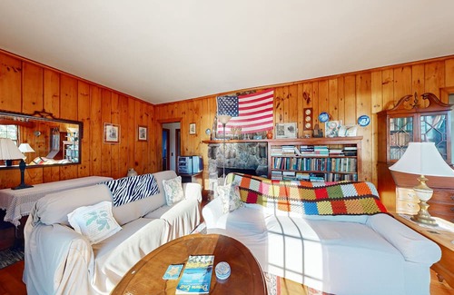 Castine Cottage | Serene Waterfront Cottage with Deck & Gorgeous Views