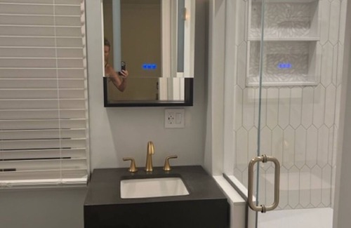 Greenwich House | Tranquil Downtown Greenwich Hotel with Pool & Spa Access