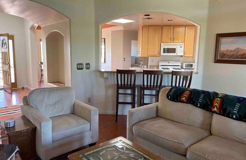 Elgin House | Tranquil SW-Style Ranch Home in Scenic Wine Country
