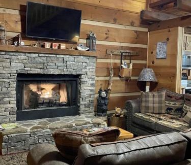 Tellico Plains House | Relaxing Tellico View Home with Private Hot Tub Awaits