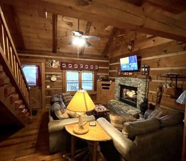 Tellico Plains House | Relaxing Tellico View Home with Private Hot Tub Awaits