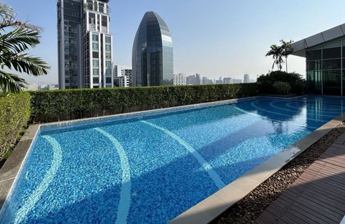 Phaya Thai Condo | Peaceful stay, 1 BTS stop to Ari + Workspace