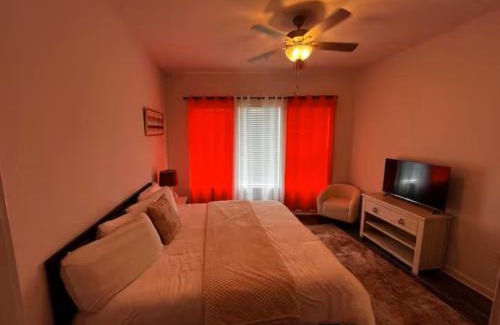 Leander Apartment | Peaceful Vacation Spot with Modern Touches and Amazing Ambiance
