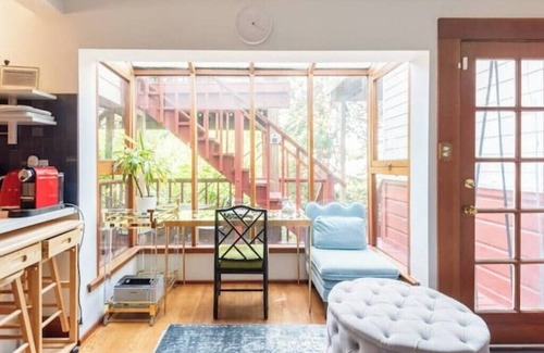 Dolores Heights Apartment | Peaceful Victorian Inlaw with Kitchen, Close to Downtown SF
