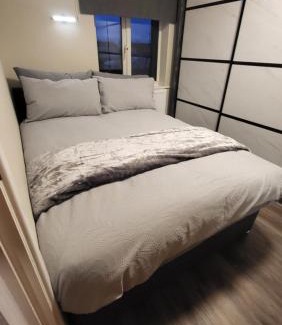 Hull Apartment | Tranquil Waterfront Retreat with Private Parking at Hull Marina