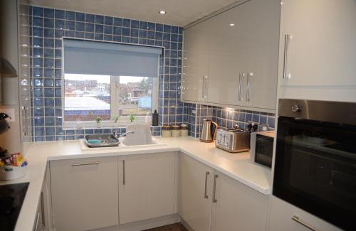 Hull Apartment | Tranquil Waterfront Retreat with Private Parking at Hull Marina