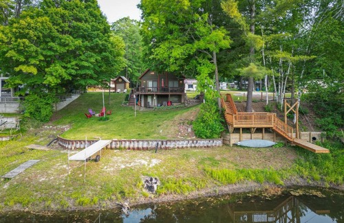 Alger House | Tranquil Waterfront Cabin on Tittabawassee River