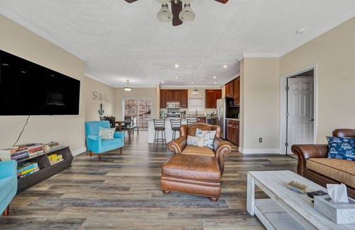Wirtz House | Tranquil Waterfront Retreat with Scenic Views & Pet-Friendly