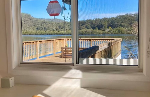 Central Coast Council Cottage | Peaceful Waterfront River Cottage with private Jetty only 90 minutes from Sydney