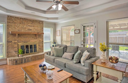 Waxahachie House | Serene Waxahachie Home with Private Backyard & Spa Amenities