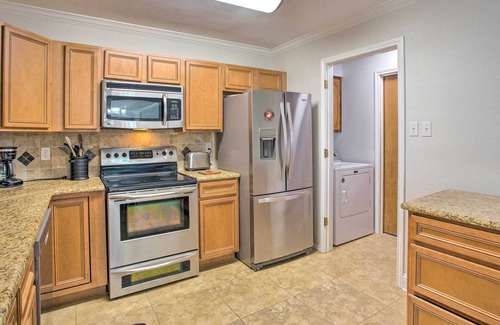 Waxahachie House | Serene Waxahachie Home with Private Backyard & Spa Amenities