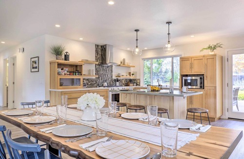 Santa Rosa House | Tranquil Windsor Retreat: Private Hot Tub & Spa Awaits!