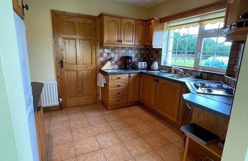 Caragh Cottage | Tranquil Retreat with Ocean Views on the Wild Atlantic Way