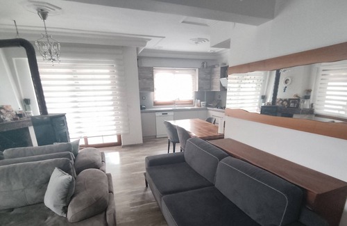 Iskenderun Villa | Tranquil Villa in the Heart of the City with Pool & Pet Friendly