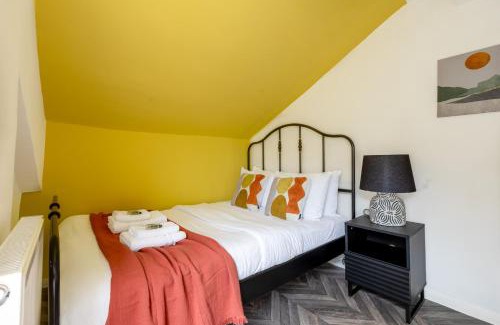 Vassall Apartment | Serene 2BR Retreat Between Brixton & Camberwell, Rated 9/10