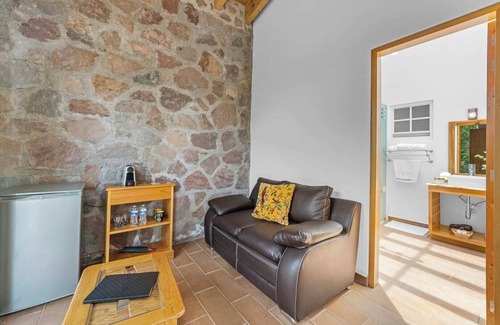 Macheros Cabin | Relax at Cabin Durazno: Green Haven with Fantastic Amenities