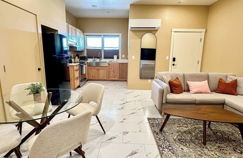 Medford Apartment | Peach Street Inn by WanderLodges