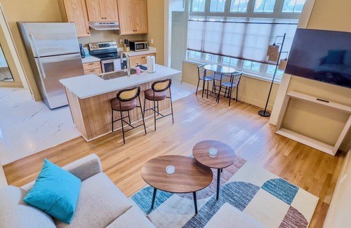 Medford Apartment | Peach Street Inn by WanderLodges