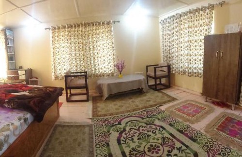 Shilla House | Charming Peach Villa Farm Stay: Family and Pet Friendly