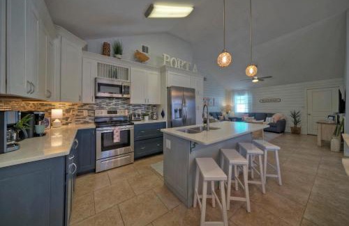 Safe Harbor House | Peachy Palm by AvantStay: Relaxing Pool & Golf Cart Access