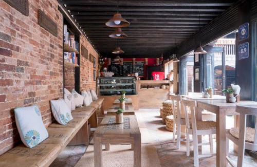 Bhaktapur House | Budget-Friendly Peacock Guest House with Family Dining