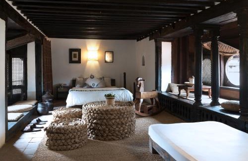Bhaktapur House | Budget-Friendly Peacock Guest House with Family Dining