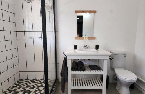Tulbagh Apartment | Budget-Friendly Family Retreat at Peacock Guesthouse
