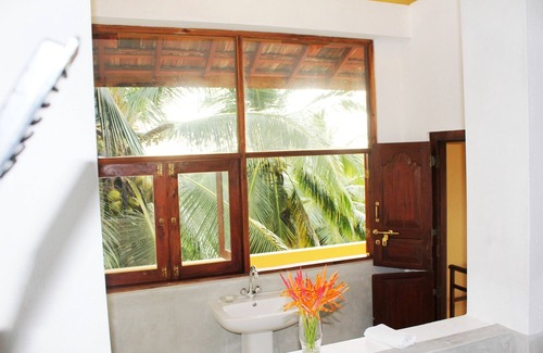 Ahangama Villa | Peacock Point: Family-Friendly Stays with Great Amenities