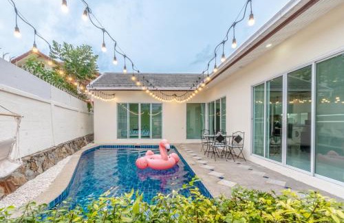 Nong Prue Villa | Relaxing Peacock Pool Villa with Hot Tub & Pet-Friendly Stay