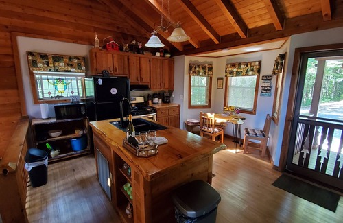 Blue Ridge Cabin | Relaxing Retreat with Mountain Views & Hot Tub Amenities
