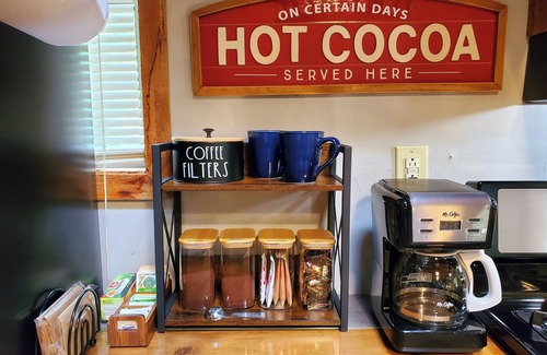 Blue Ridge Cabin | Relaxing Retreat with Mountain Views & Hot Tub Amenities