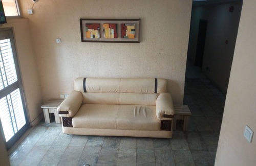 Ibadan Hotel | Guest Rated 10/10 at Peak Court Hotels with Family Amenities