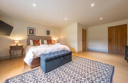 Tittleshall House | Discover Peak Hall: Pet and Child Friendly Retreat