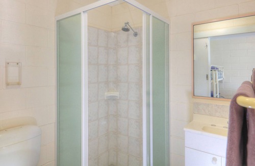 Peak Hill Hotel | Budget-Friendly Stay at Peak Hill Golden Peak Motel