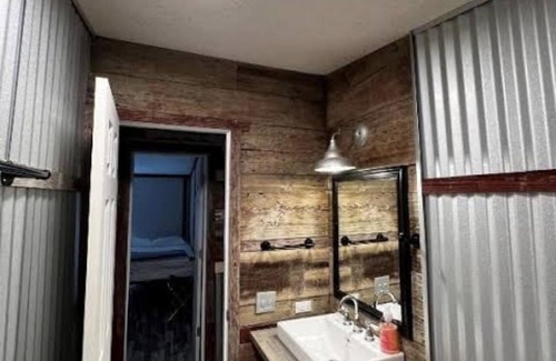 Put-in-Bay Cabin | Peak Of Perfection Cabin 11: Guest Rated 10/10 with Breakfast