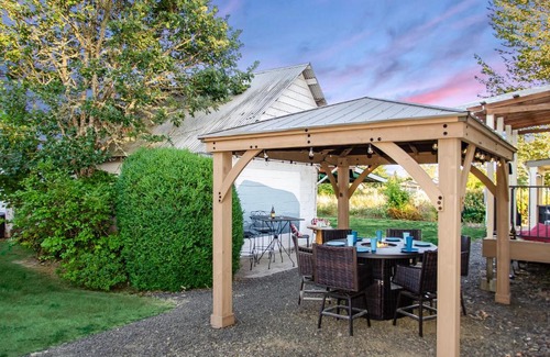Corvallis House | Peak View Corvallis: Outdoor Dining & Close to Downtown