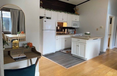 Pipestem Ski Chalet | ⛰️Peaks of Pipestem ⛰️nBrand new listing with all NEW furnishings