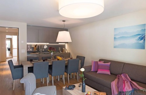 Laax Apartment | Relaxing Peaks Place Apartment-Hotel & Spa with Lake Views