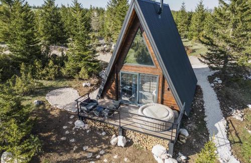 Zabljak Ski Chalet | Experience PeaksView Chalets: Oceanfront Bliss & Spa