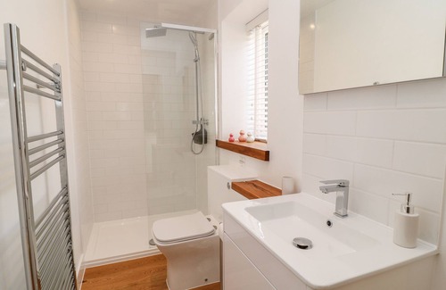 Saltash Cottage | Pet-Friendly Pear Tree Cottage with Hot Tub in St Dominick