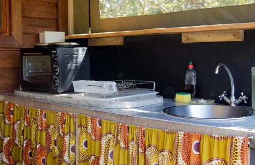 Storms River Ski Chalet | Cozy Pear Tree Cottage: Pet & Child Friendly Retreat