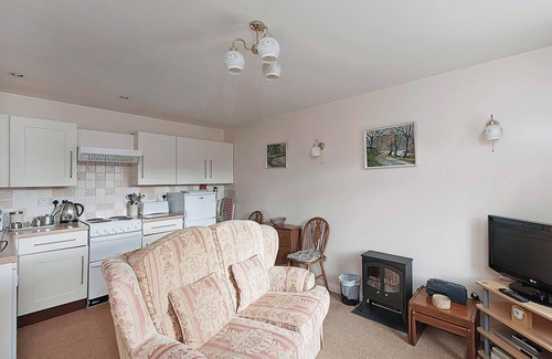West Heslerton Cottage | Cozy 1 Bedroom Retreat in Ebberston, Near Scarborough