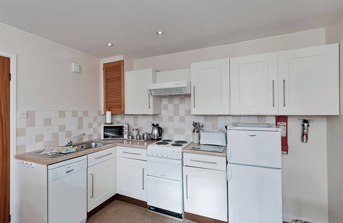 West Heslerton Cottage | Cozy 1 Bedroom Retreat in Ebberston, Near Scarborough
