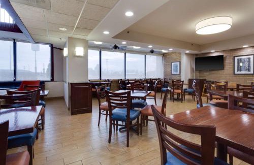 Miner Hotel | Pet-Friendly Pear Tree Inn Sikeston with Great Amenities